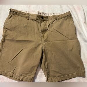 Dockers WaterLess Khaki Shorts Men’s 42 Classic Fit Beige Chino Casual Cotton